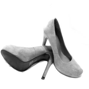 Grey Pumps